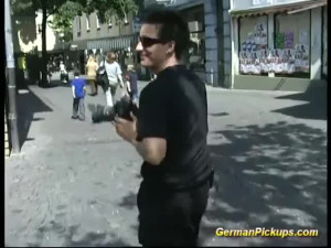 Reality trailer with sultry bird from German Pickups