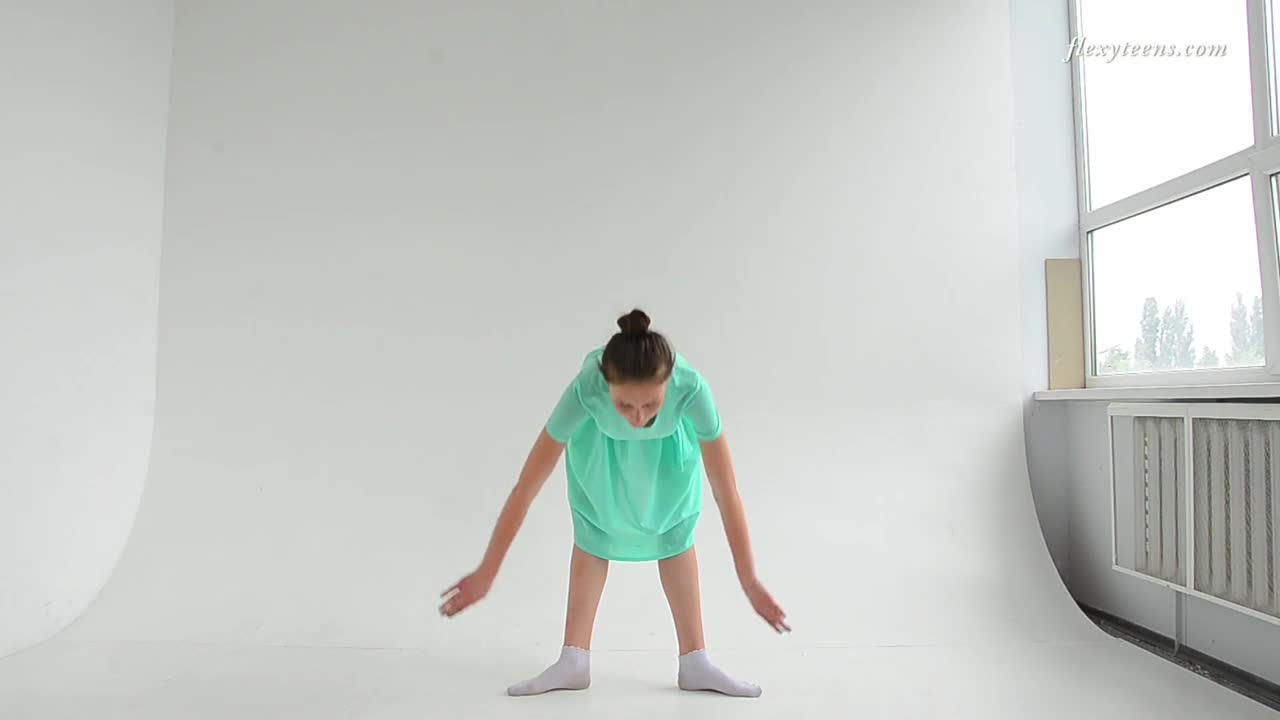 Flexy Teens - 18yo smut Free Porn Videos | BestPornHubs.