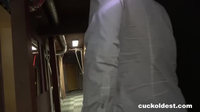 Pornstar's cuckolding movie