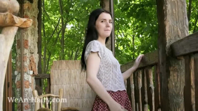 Easy-on-the-eyes Ray's brunette video
