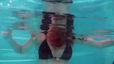 Underwater Show - petite ass video