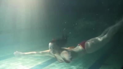 Wench's siskina xxx by Underwater Show