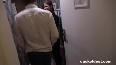 Anal action with salacious siren from Cuckoldest