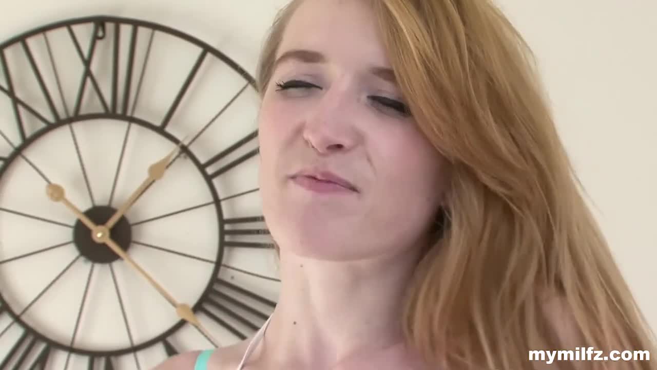 Easy-on-the-eyes inamorata at upside down smut Free Porn Videos | BestPornHubs.