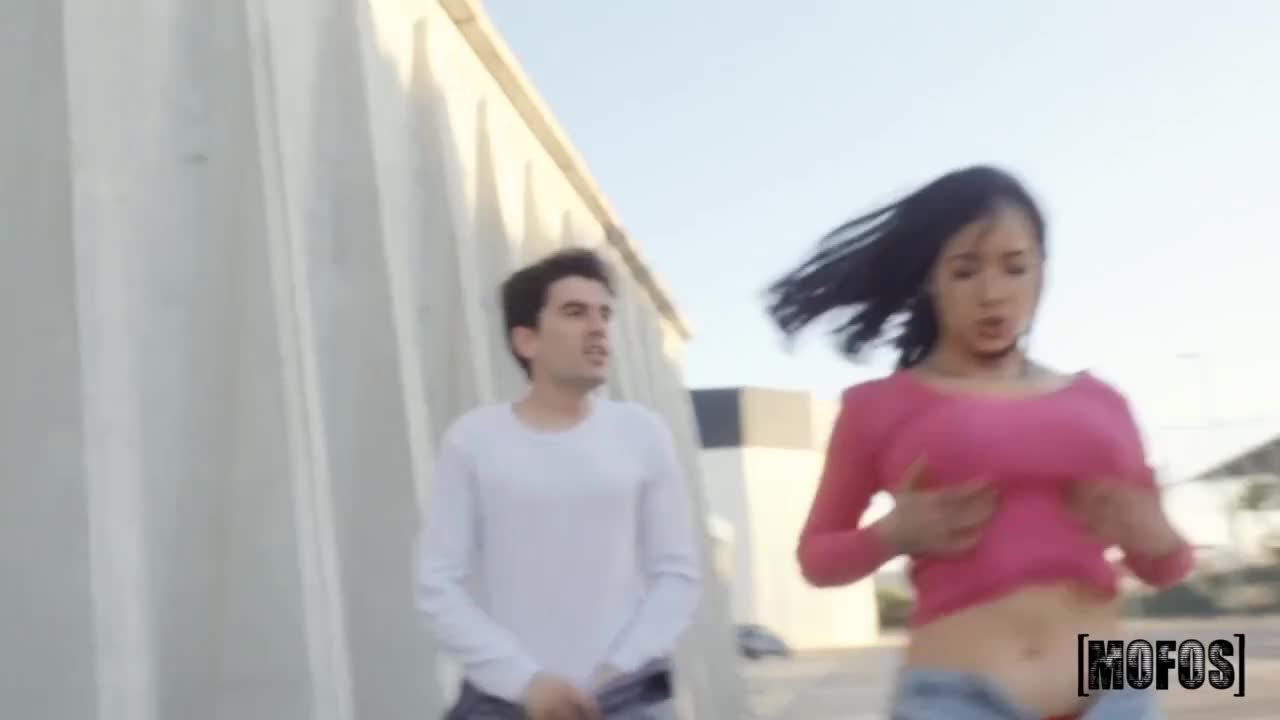 Valeria Needs to Move Free Porn Videos | BestPornHubs.