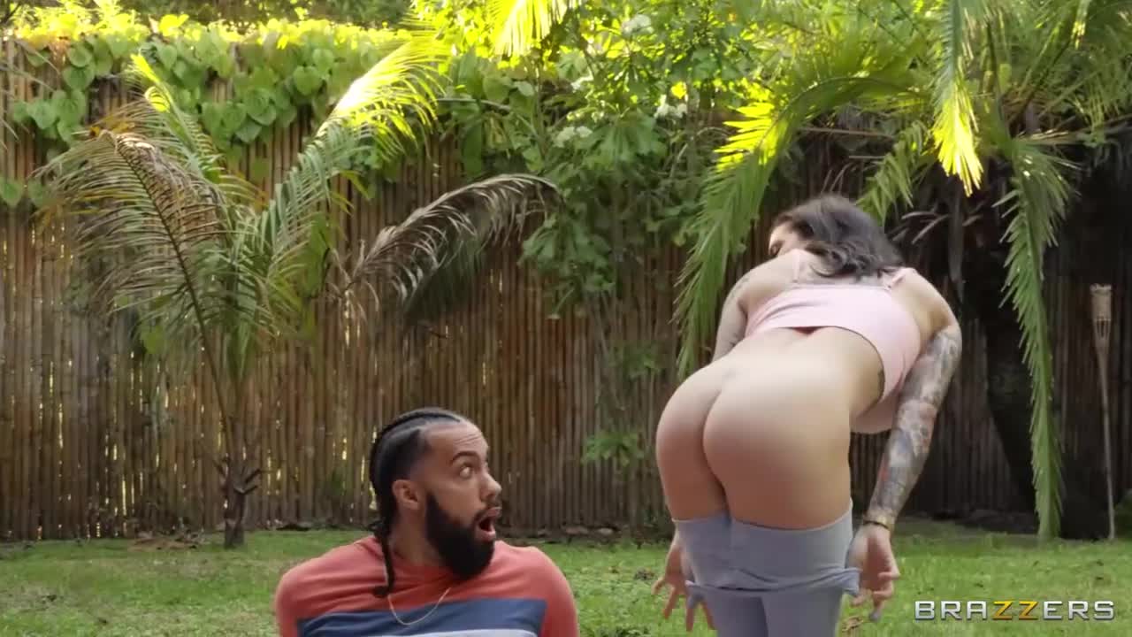 Medium size tits clip with explosive Keisha Grey and Vivianne DeSilva from Brazzers Exxtra Free Porn Videos | BestPornHubs.