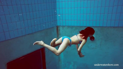 Underwater Show - round ass sex