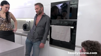 Family Screw featuring Peter Stallion's stepbro action