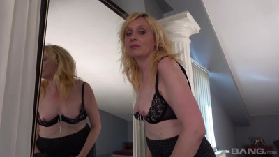 Perfect Lena's posing clip