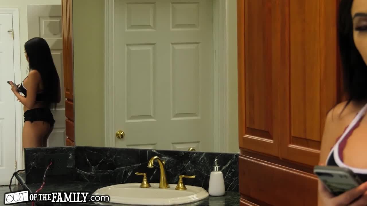 Watch energetic Small Hands and Aaliyah Hadid's movie Free Porn Videos | BestPornHubs.