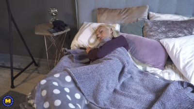 Enticing soul mate's female orgasm sex
