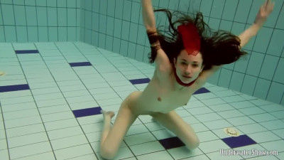 Underwater Show - underwater girls smut