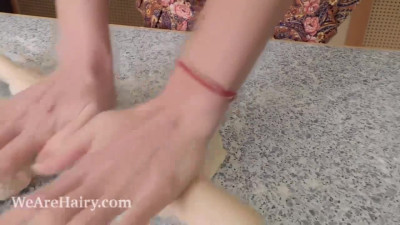 Flirtatious fiancée's hairy armpits scene