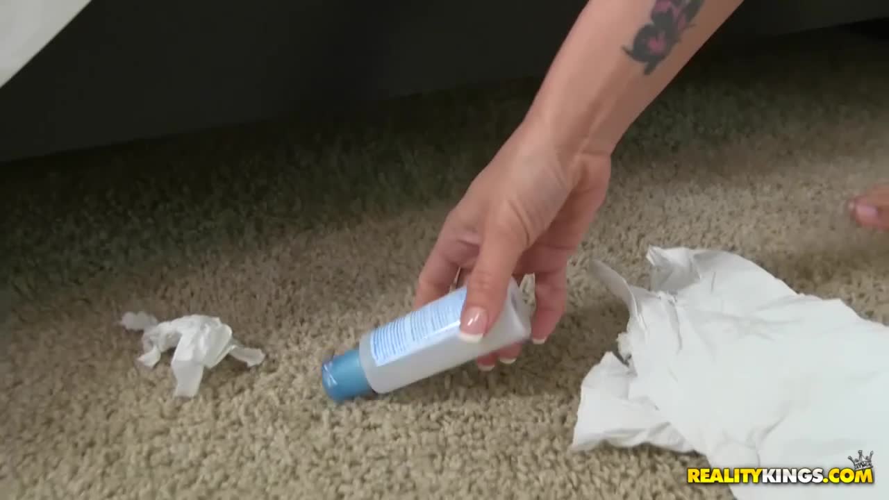 Milf Hunter - side fuck trailer Free Porn Videos | BestPornHubs.
