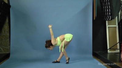 Hd smut with randy beauty from Flexy Teens
