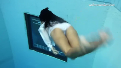Charming Lucie and Zuzanna - russian dirt - Underwater Show