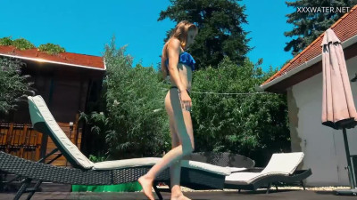Underwater Show featuring Bonnie Dolce's shy movie