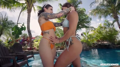 We Live Together - lesbian scene