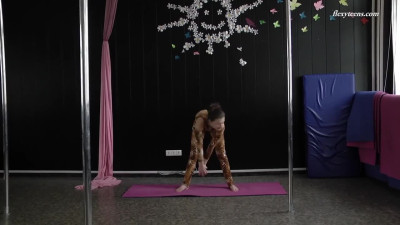 Sport girls porn with lovely best girl from Flexy Teens