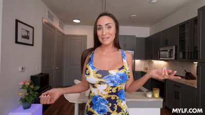 Big ass clip with sultry Alyssia Vera from Full Of Joi