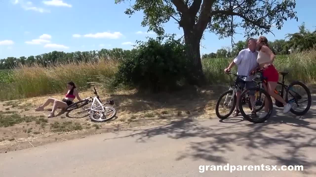 Grandparents X - ffm xxx Free Porn Videos | BestPornHubs.