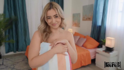 Tireless Chloe Bang's cowgirl video
