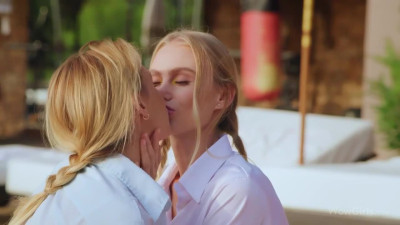 Watch awesome Nancy Ace and Sonya Blaze's dirt