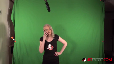 Comely Arielle Aquinas's blonde action