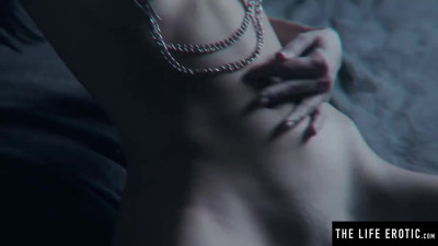 TLE - nipple pinching porn