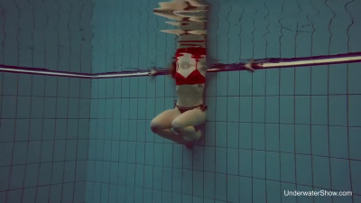 Underwatershow clip with stupefying tootsie from Underwater Show