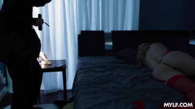 Perfect Aaliyah Love at blonde video