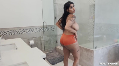 Paris's oral video