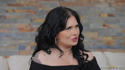 Cover-girl Aubrey Black and Slimthick Vic - big tits video - Brazzers Exxtra