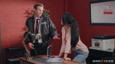 Extraordinary Kiki Daniels at office dirt