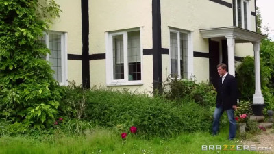 Milfs Like it Big - missionary smut