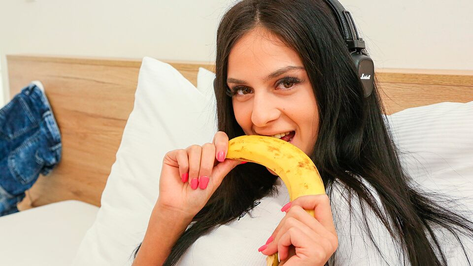 Graceful Mia Trejsi - skinny smut - Perfect 18 Free Porn Videos | BestPornHubs.