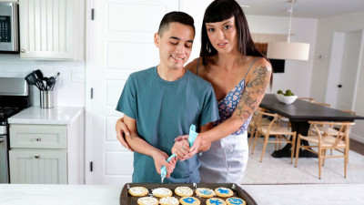Mom Wants Creampie featuring Charlie Valentine's side fuck xxx