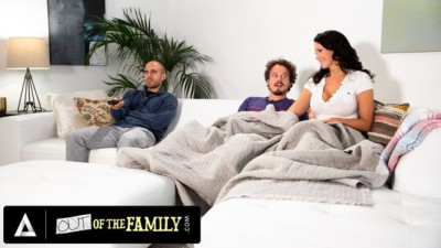 Rimming dirt with extraordinary Reagan Foxx and Robby Echo from Out Of The Family