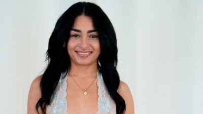 Smiling Vanessa Moon - blowjob action - Throated