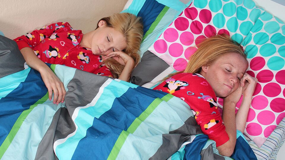 Sex hungry Alyssa Hart and Hope Harper's big cock clip Free Porn Videos | BestPornHubs.