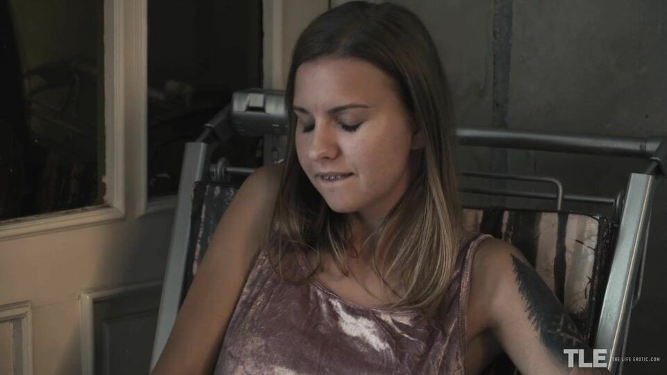 Hypnotic Lara's long hair porn Free Porn Videos | BestPornHubs.