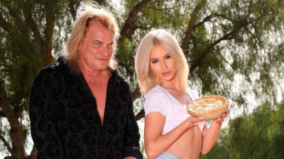 Aphrodisiac Evan Stone's short hair video
