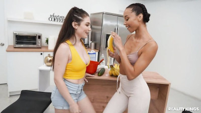 Alexis and Lily's shaved sex