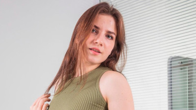 Bubbly Milana Taylor - solo movie - Club Sweethearts