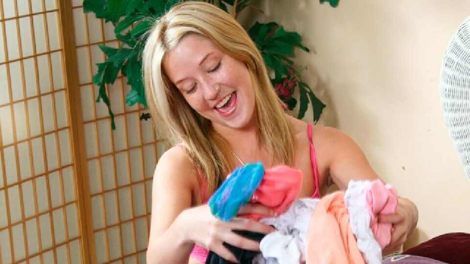 Flattering Patty's stripping action Free Porn Videos | BestPornHubs.