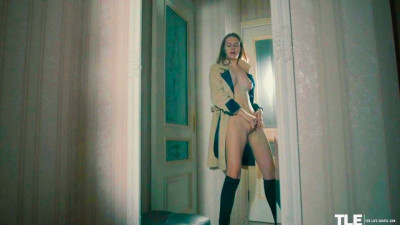 Watch excellent Elina De Lion's trailer