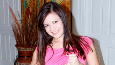 Alison's medium size tits porn