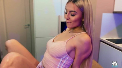 Easy-on-the-eyes gill's big ass porn