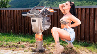 Honey's big cock dirt