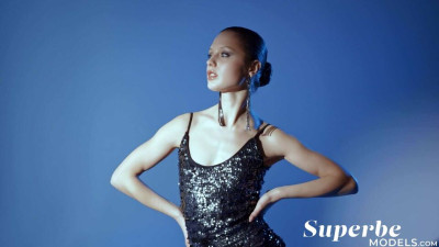 Awesome Amelie Lou - solo video - Superbe Models